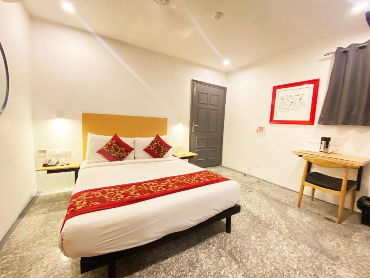 Hotel Golden Saffron By Qotel-Punjabi Bagh New Delhi Exterior photo