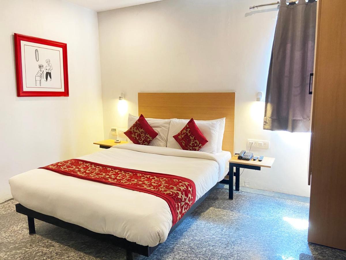 Hotel Golden Saffron By Qotel-Punjabi Bagh New Delhi Exterior photo