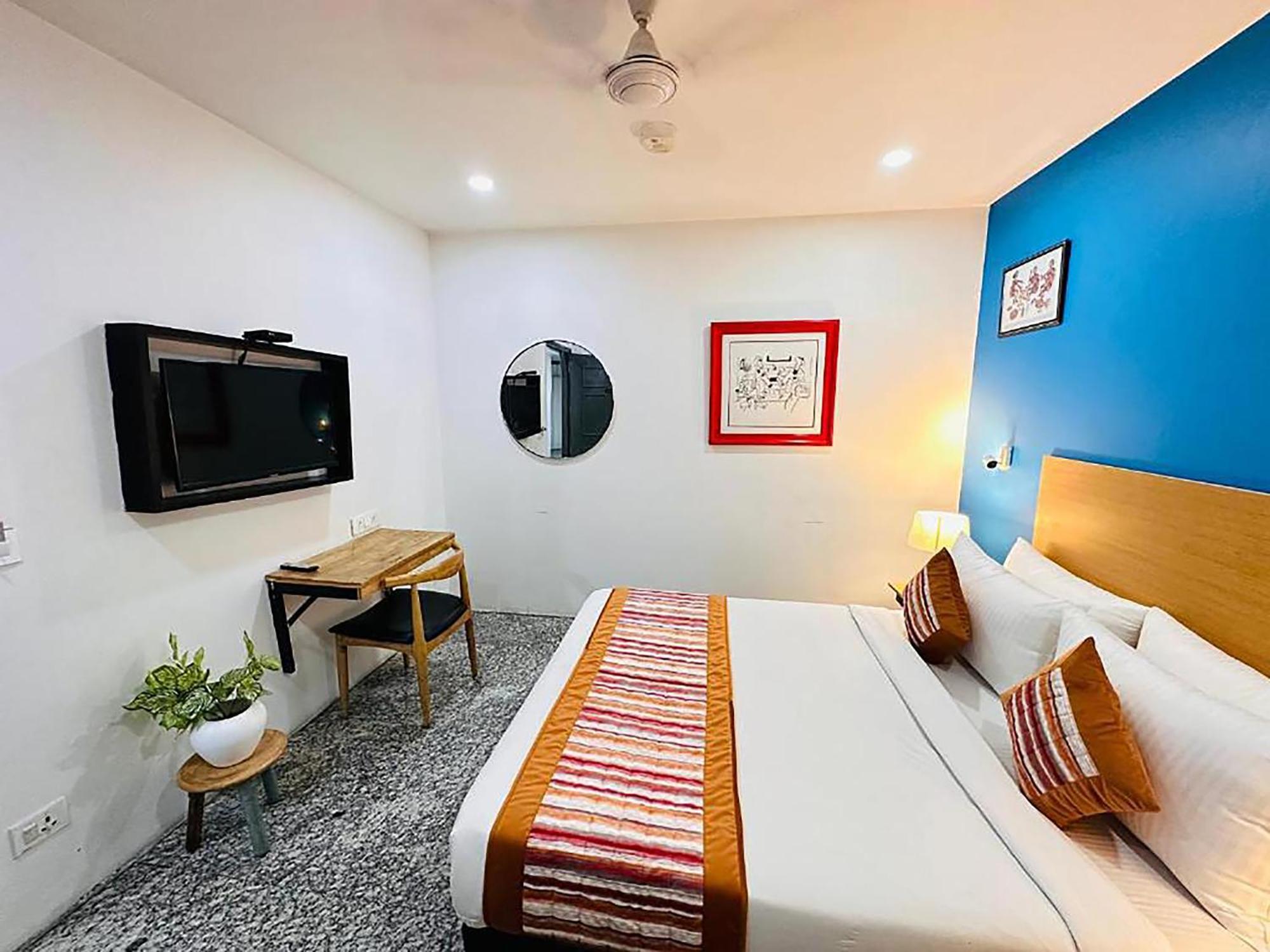 Hotel Golden Saffron By Qotel-Punjabi Bagh New Delhi Exterior photo